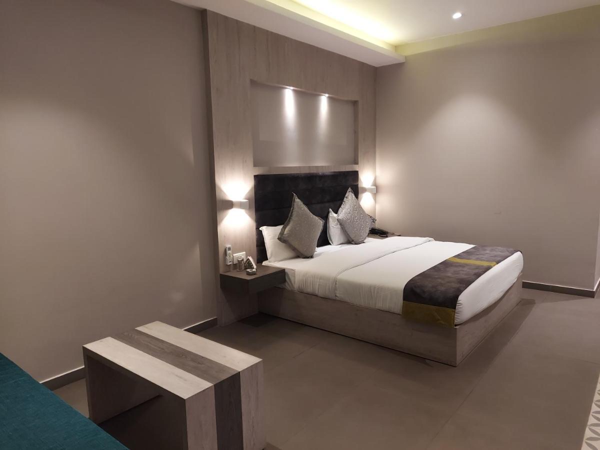Kingston Resort Kanpur Dış mekan fotoğraf