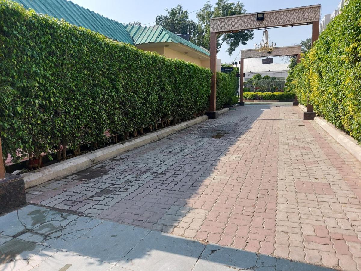 Kingston Resort Kanpur Dış mekan fotoğraf