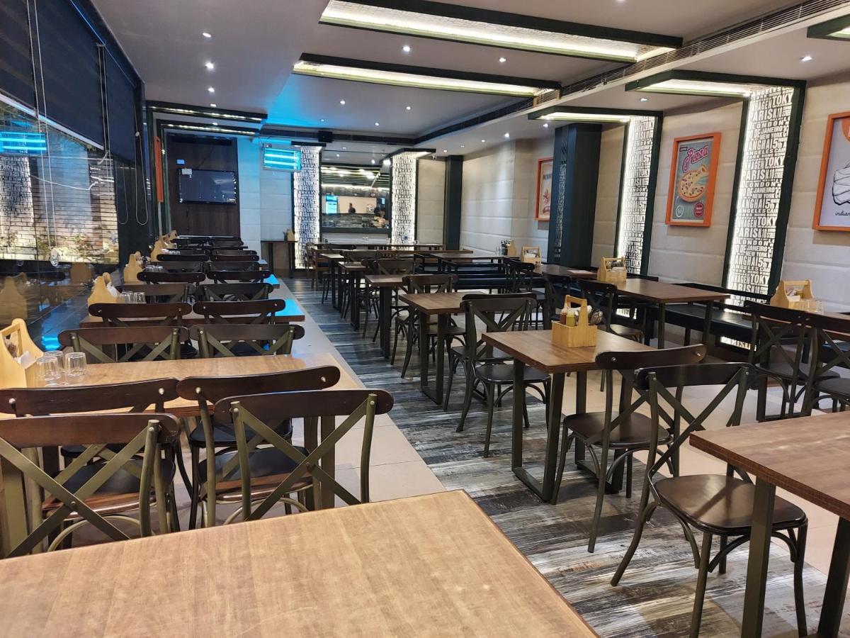 Kingston Resort Kanpur Dış mekan fotoğraf